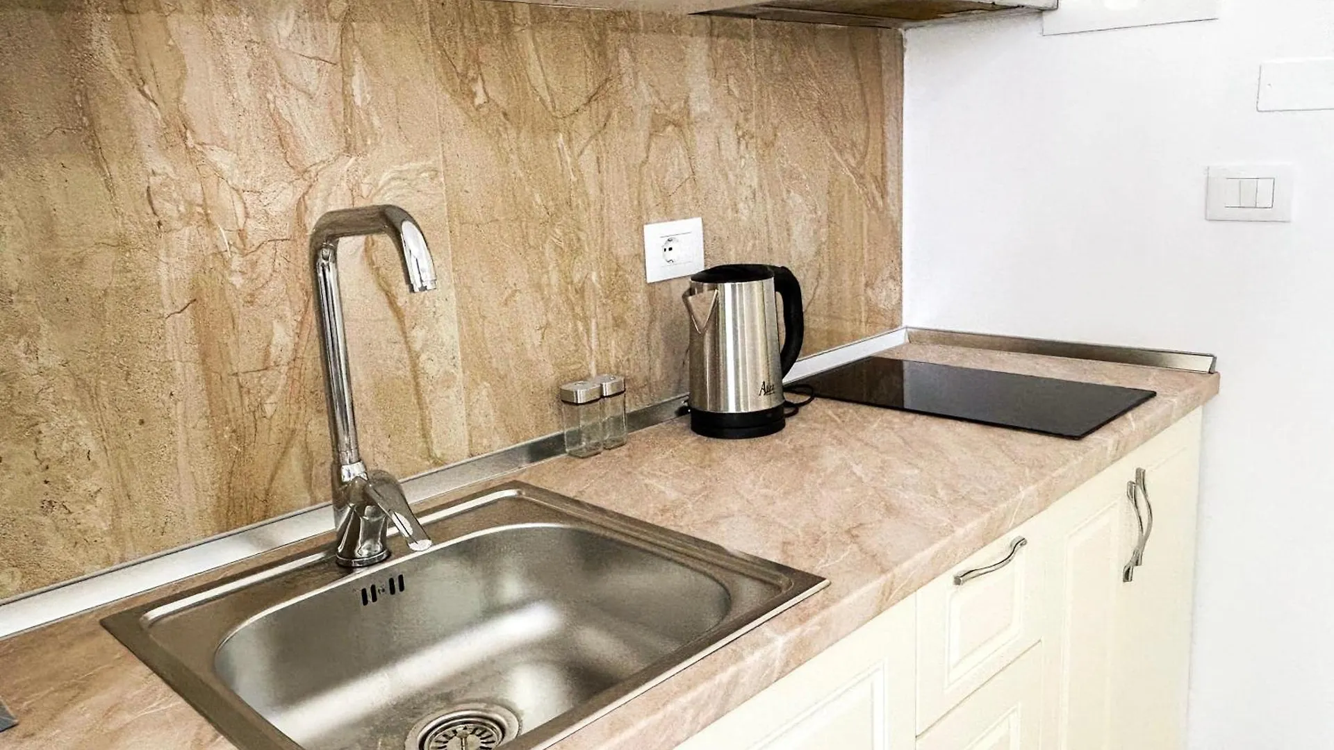 Garsoniere 1080 Apartment Durres